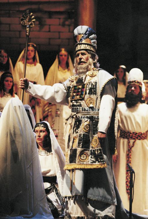 File:Verdi ooper Nabucco 1996 Estonias.jpg